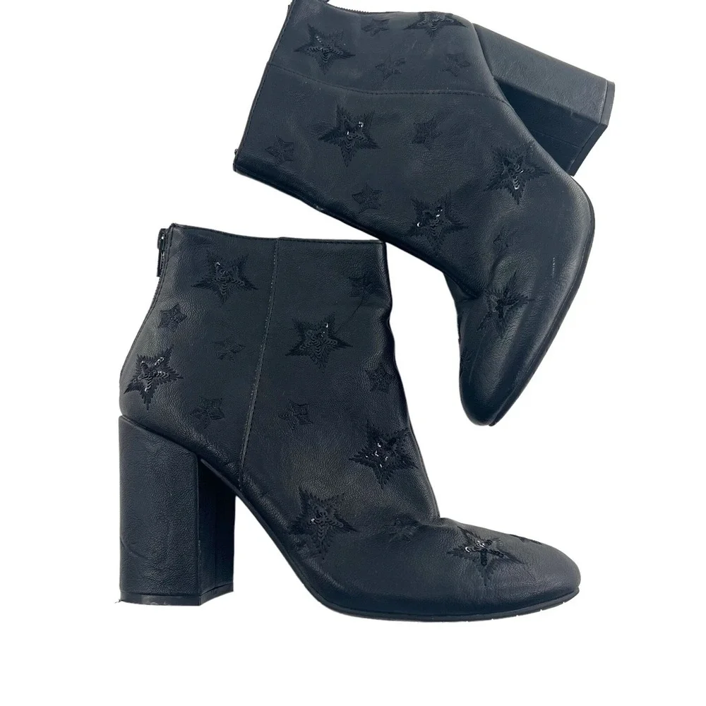Kenneth Cole Reaction Carlyn sz 9 Leather Stars Ankle Booties Heeled Boots Black